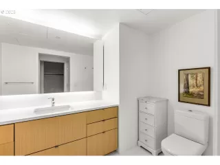 Photo #5: 23494220 Listing