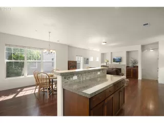 Photo #6: 23494363 Listing 