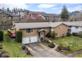 Photo #2: 23495513 Listing