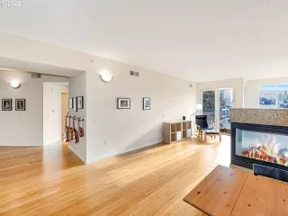 Photo #2: 23496779 Listing 