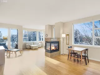 Photo #5: 23496779 Listing 