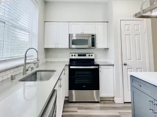 Photo #5: 23497244 Listing 