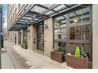 Photo #1: 23498073 Listing