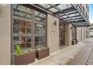 Photo #2: 23498073 Listing