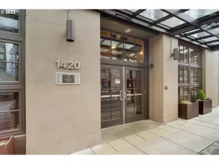 Photo #3: 23498073 Listing