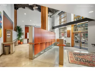 Photo #5: 23498073 Listing