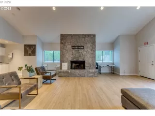 Photo #4: 23498689 Listing