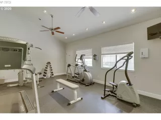 Photo #5: 23498689 Listing