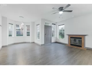 Photo #3: 23499404 Listing