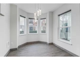 Photo #6: 23499404 Listing