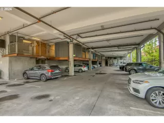 Photo #5: 23499608 Listing 