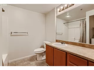 Photo #5: 23499963 Listing 