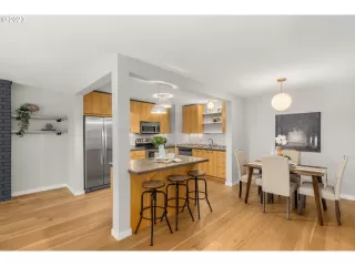 Photo #2: 23500462 Listing