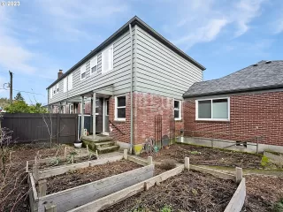 Photo #4: 23500779 Listing