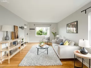 Photo #6: 23500779 Listing