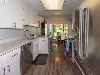 Photo #3: 235007893 Listing