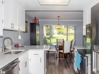 Photo #5: 235007893 Listing