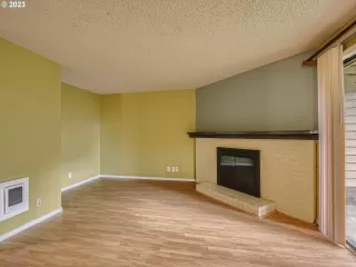 Photo #4: 23502073 Listing