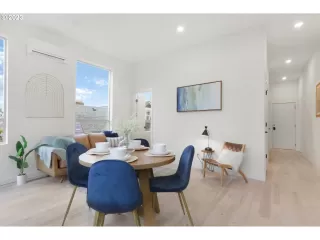 Photo #4: 23502735 Listing