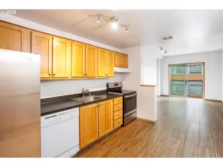 Photo #1: 235032452 Listing