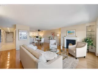 Photo #5: 23503997 Listing