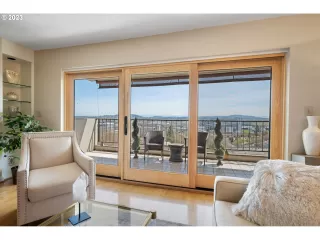 Photo #6: 23503997 Listing