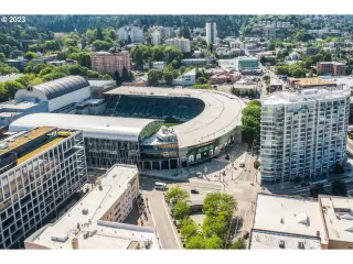 Photo #4: 23504272 Listing