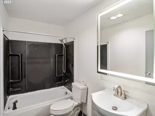 Photo #6: 23504498 Listing