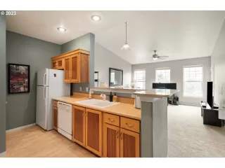 Photo #5: 23504936 Listing 