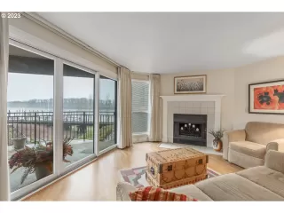 Photo #6: 23504968 Listing