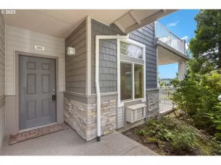 Photo #2: 23505001 Listing
