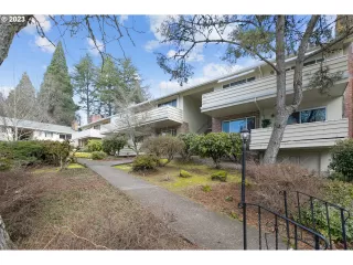 Photo #2: 23505061 Listing