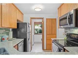 Photo #3: 23505752 Listing 