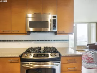 Photo #6: 23506299 Listing