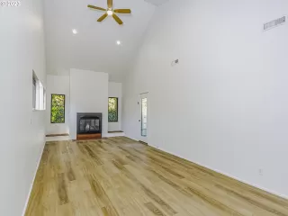 Photo #3: 23506848 Listing 