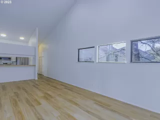 Photo #5: 23506848 Listing 