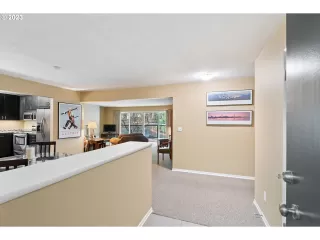 Photo #3: 23506984 Listing
