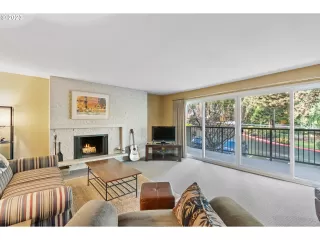 Photo #4: 23506984 Listing