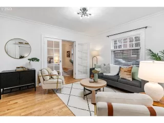 Photo #4: 23507169 Listing