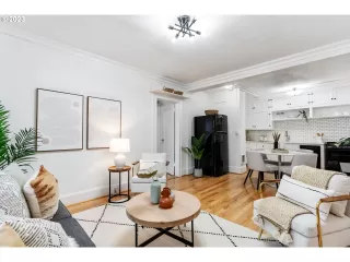 Photo #6: 23507169 Listing