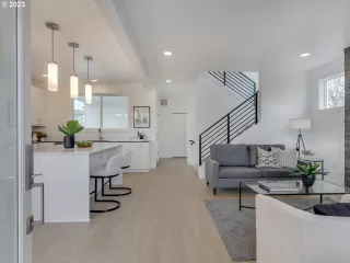 Photo #1: 23507512 Listing