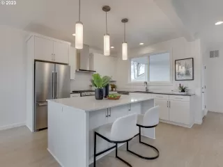 Photo #5: 23507512 Listing