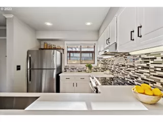 Photo #2: 23507660 Listing