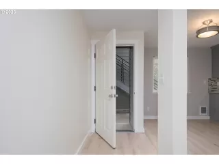 Photo #2: 23507982 Listing