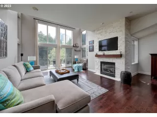 Photo #6: 23508270 Listing