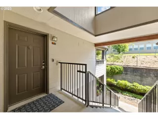 Photo #2: 23508340 Listing 