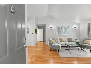 Photo #4: 23508340 Listing 