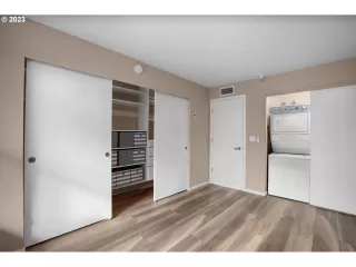 Photo #5: 23508413 Listing 