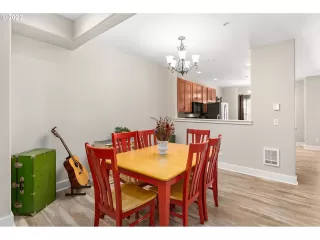 Photo #3: 23508490 Listing