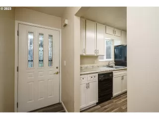 Photo #4: 23508519 Listing 